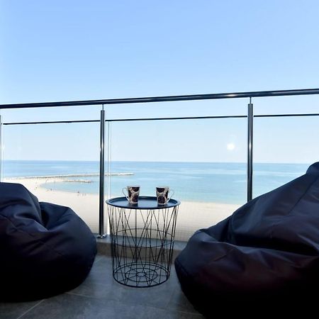 Turquoise By The Sea Apartment Constanta Exterior photo