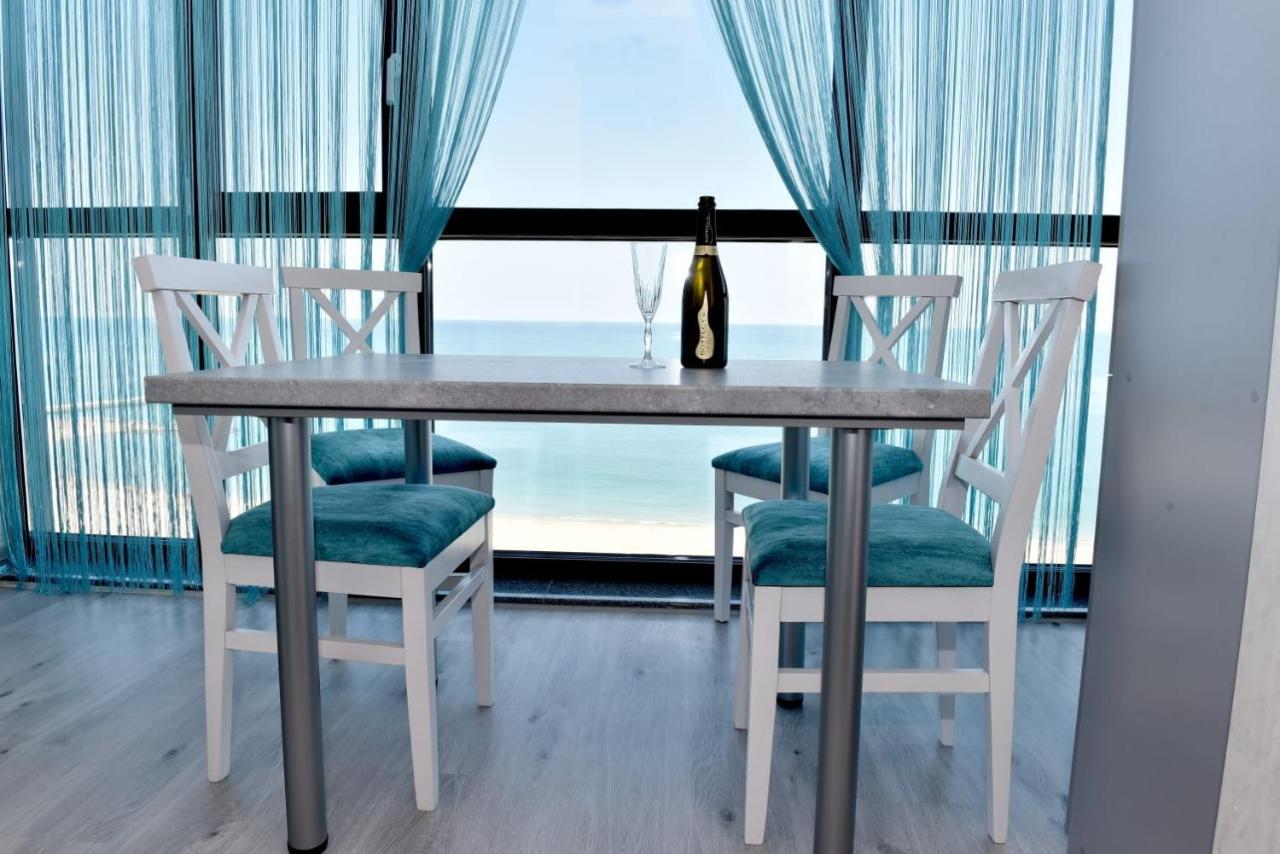 Turquoise By The Sea Apartment Constanta Exterior photo
